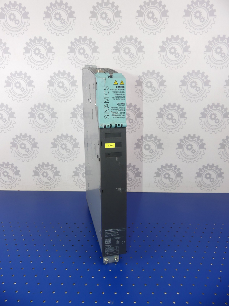 SIEMENS 6SL3120-1TE15-0AA3 Anschlussdeckel verbogen