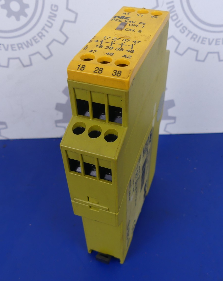 Pilz PZE X4V 2/24VDC 4n/o fix 774582