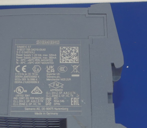 SIEMENS 6ES7 158-3AD10-0XA0 + 6ES7193-6AR00-0AA0