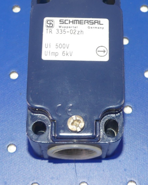 2X SCHMERSAL TR335-02ZH NEU