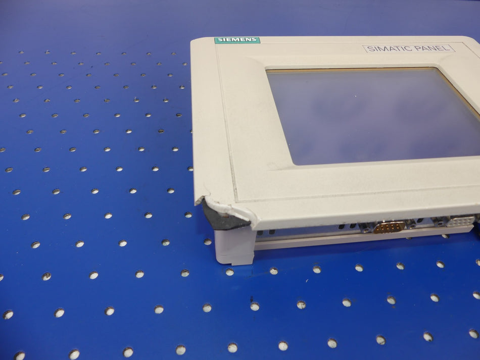 SIEMENS 6AV6 545-0BA15-2AX0 Beschädigt