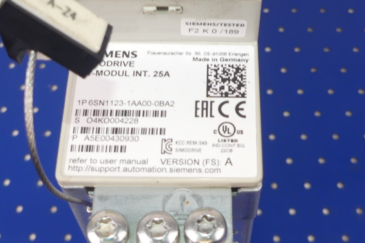 SIEMENS 6SN1123-1AA00-0BA2 MIT 6SN1118-0DG23-0AA1