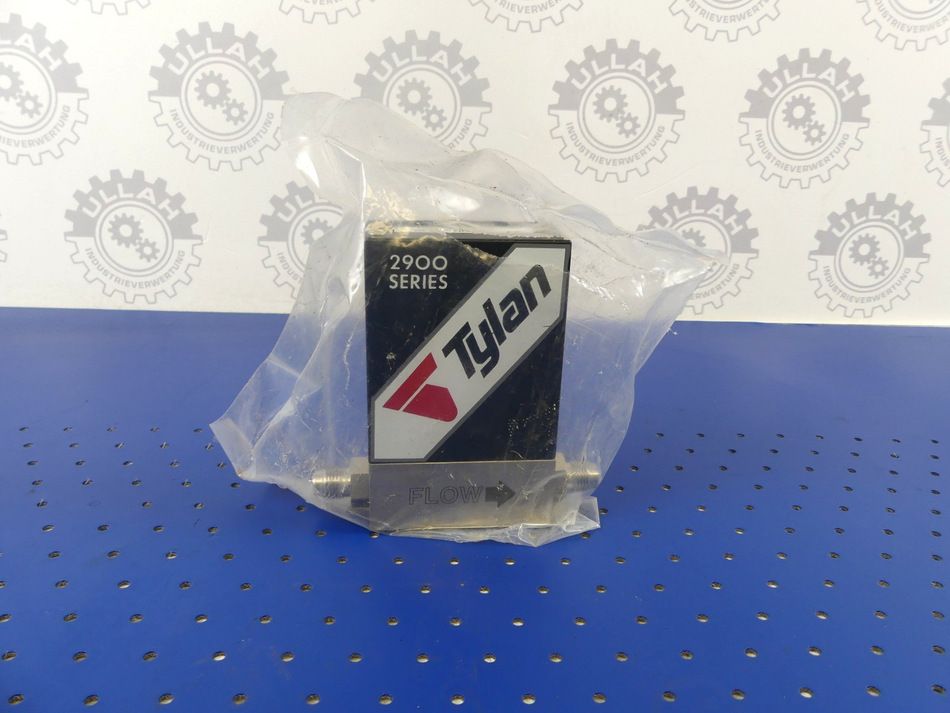 TYLAN FC2900 MASS-FLOW CONTROLLER