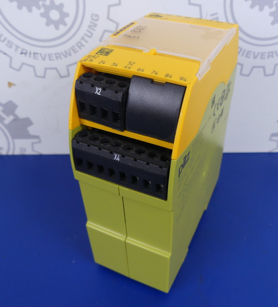 Pilz PNOZ s11 24VDC 8n/o 1n/c 750111