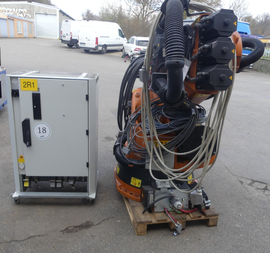 KUKA ROBOTER KR 210 L150-2 2000 + Steuerung KR C2 ed05 B.j 2007