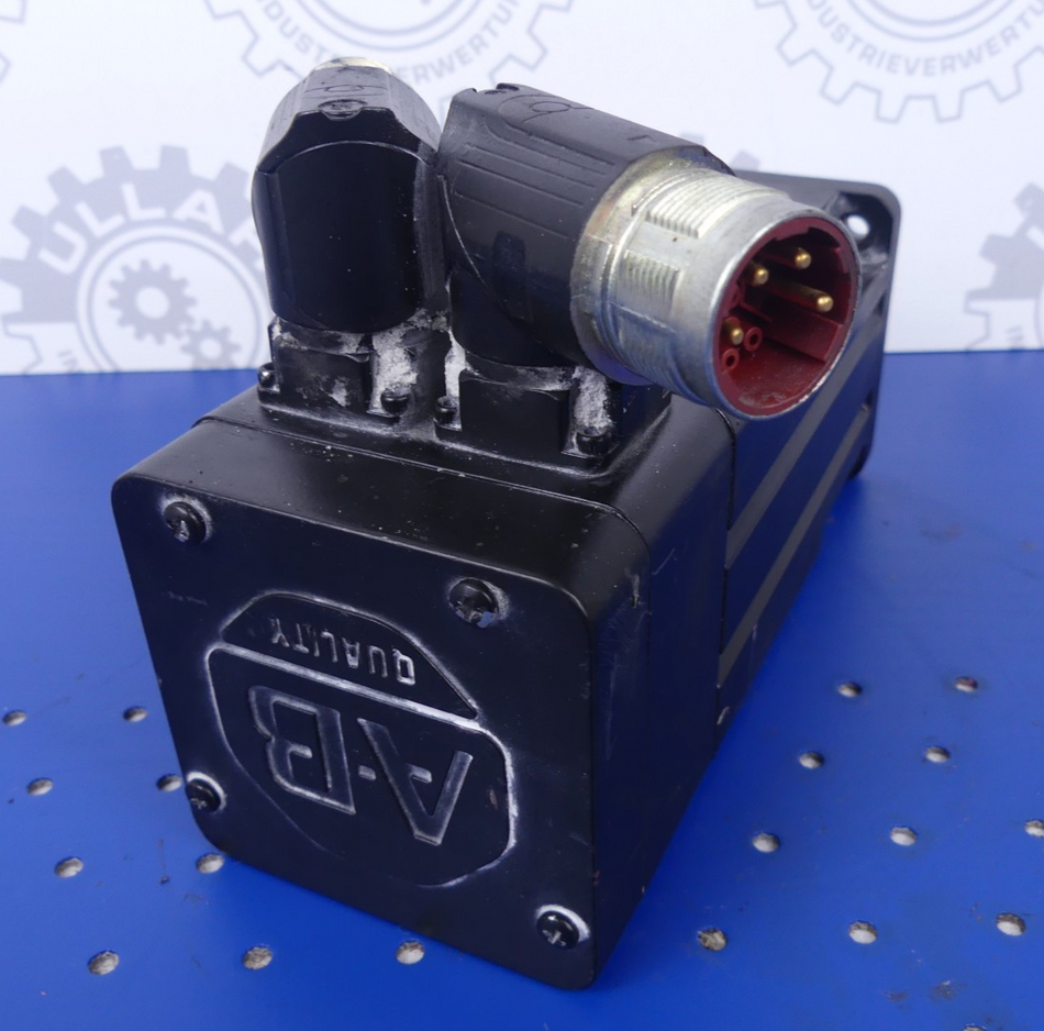 Allen-Bradley MPL230P-VJ72AA Servomotor