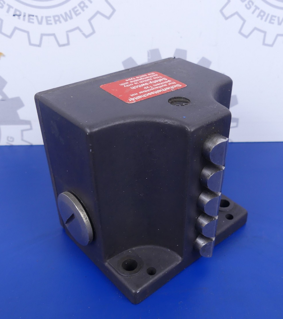 Euchner SN 5 D12-1508 Nockenschalter