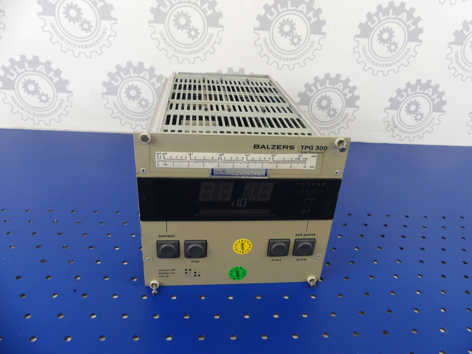 Balzers TPG 300 Vakuum-Messgerät-Controller