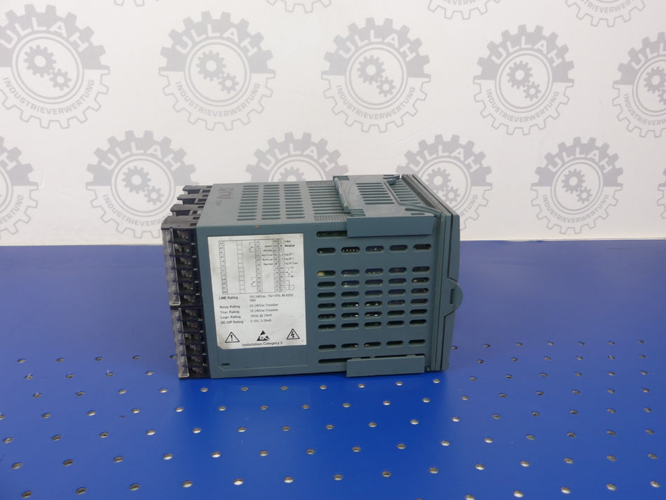 EUROTHERM 2404F/CC/VH/YH/XX/DL/DH/XX/PB/XX/GER XXXXXX/J/0/150/C/S2/XX/XX/XX/XX/