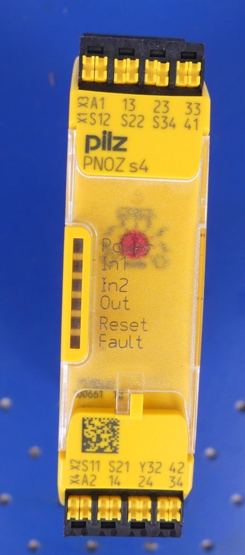 Pilz PNOZ s4 C24VDC 3n/o 1n/c 751104G1