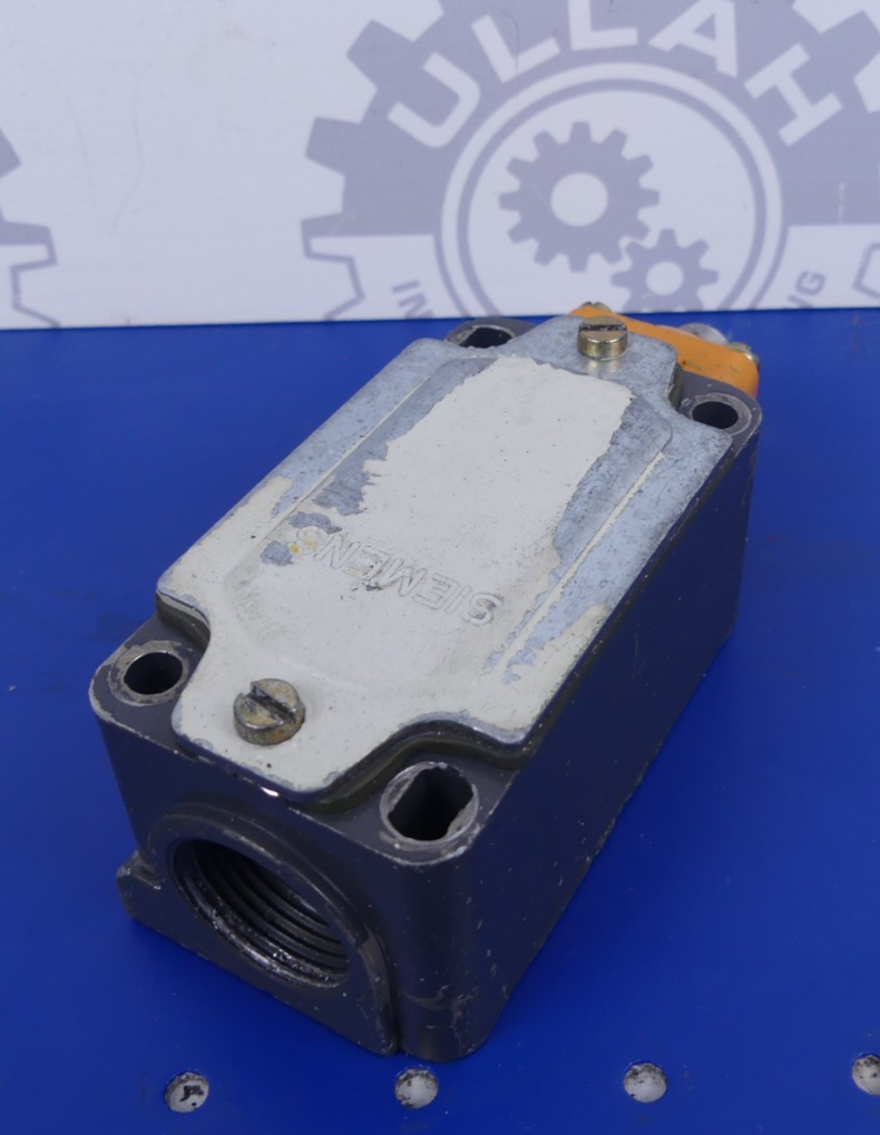 Siemens 3SE3 120-1C Taster