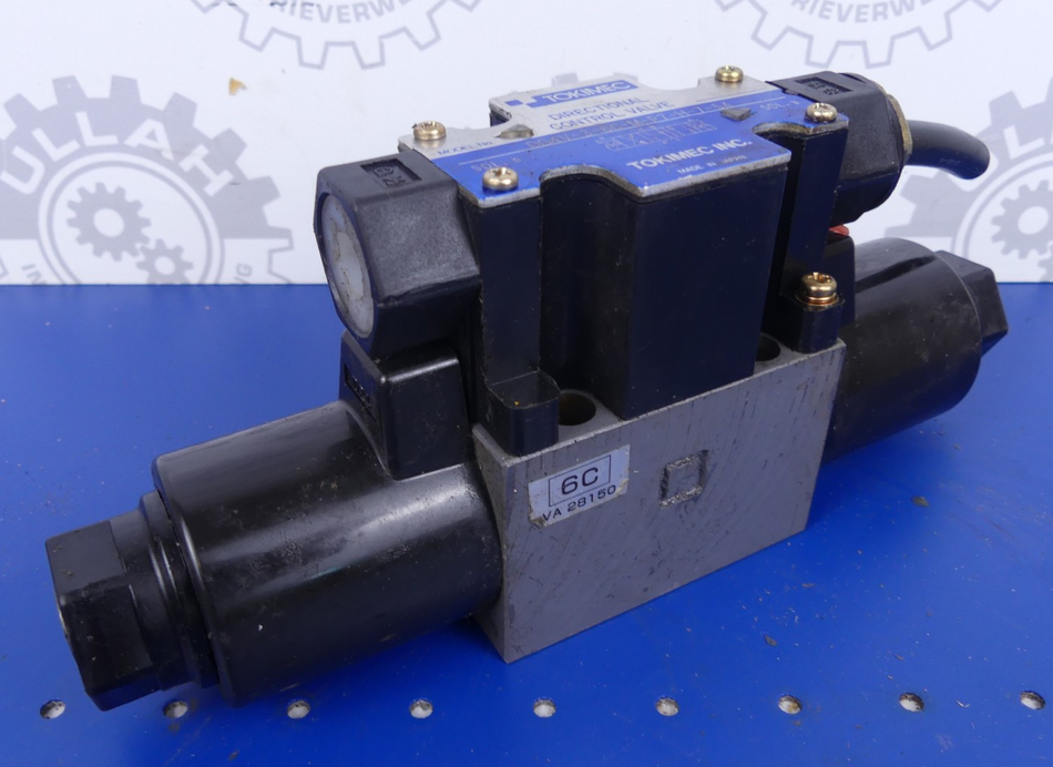Tokimec DG4V-3-6C-M-P7-H-7-54 Wegeventil
