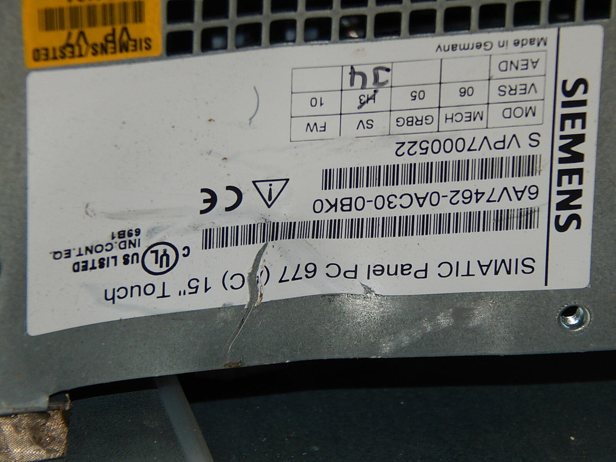 Siemens  Simatic Panel PC 677 // 6AV7462-0AC30-0BK0  leicht gekratz s.Bilder