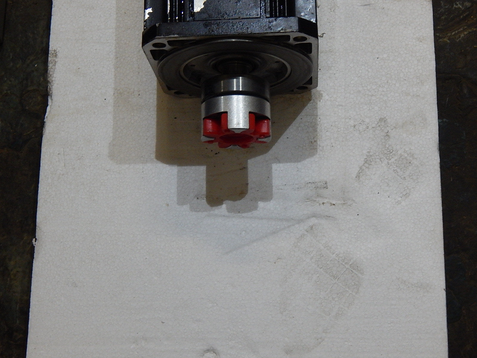 Indramat  Permanent Magnet Motor  MHD112B-024-PG0-BN Used