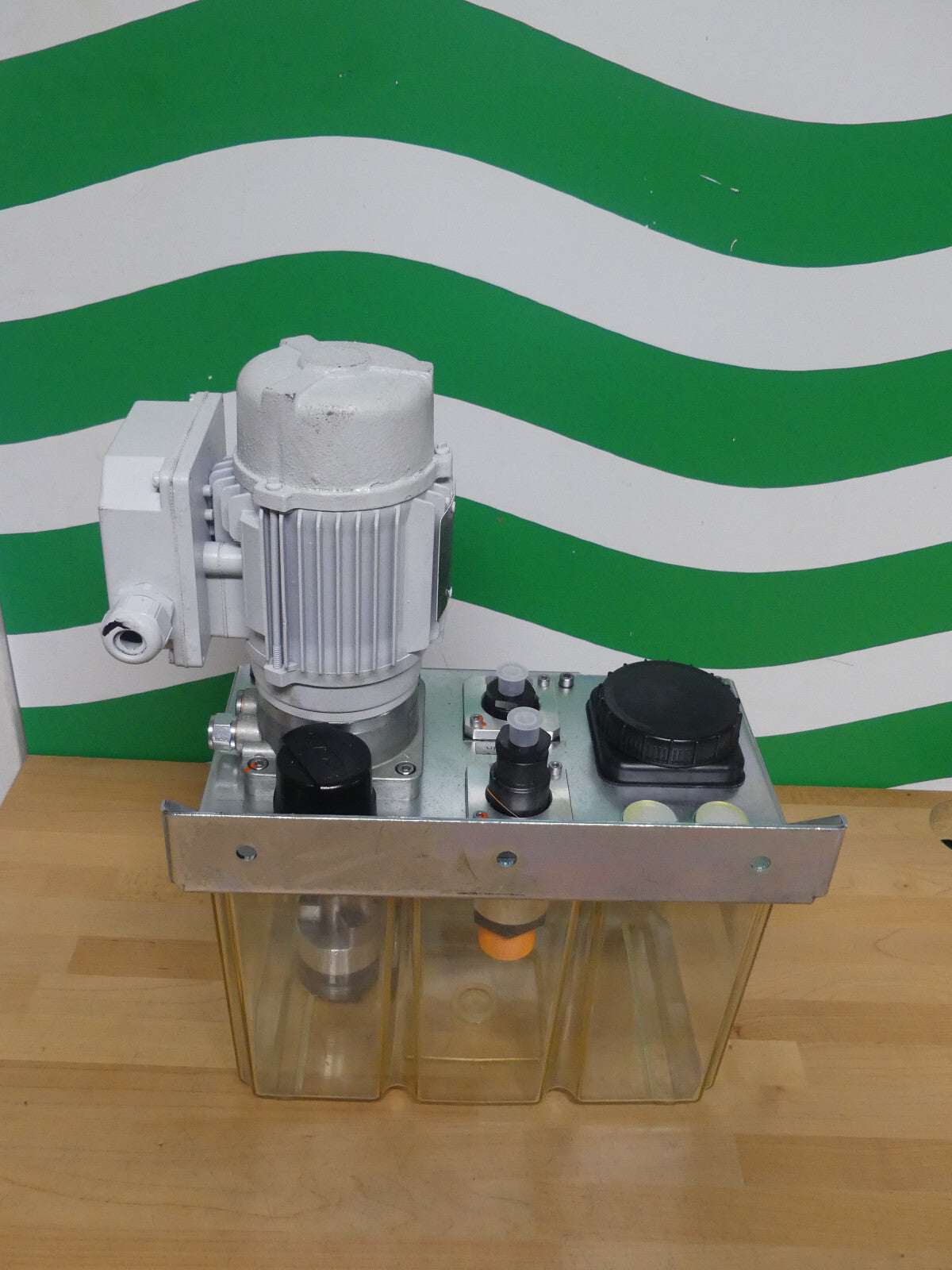 SKF  MFE2-KW6F-559-1FV  mit Kunststoffbehälter unbrnutzter s.Bilder