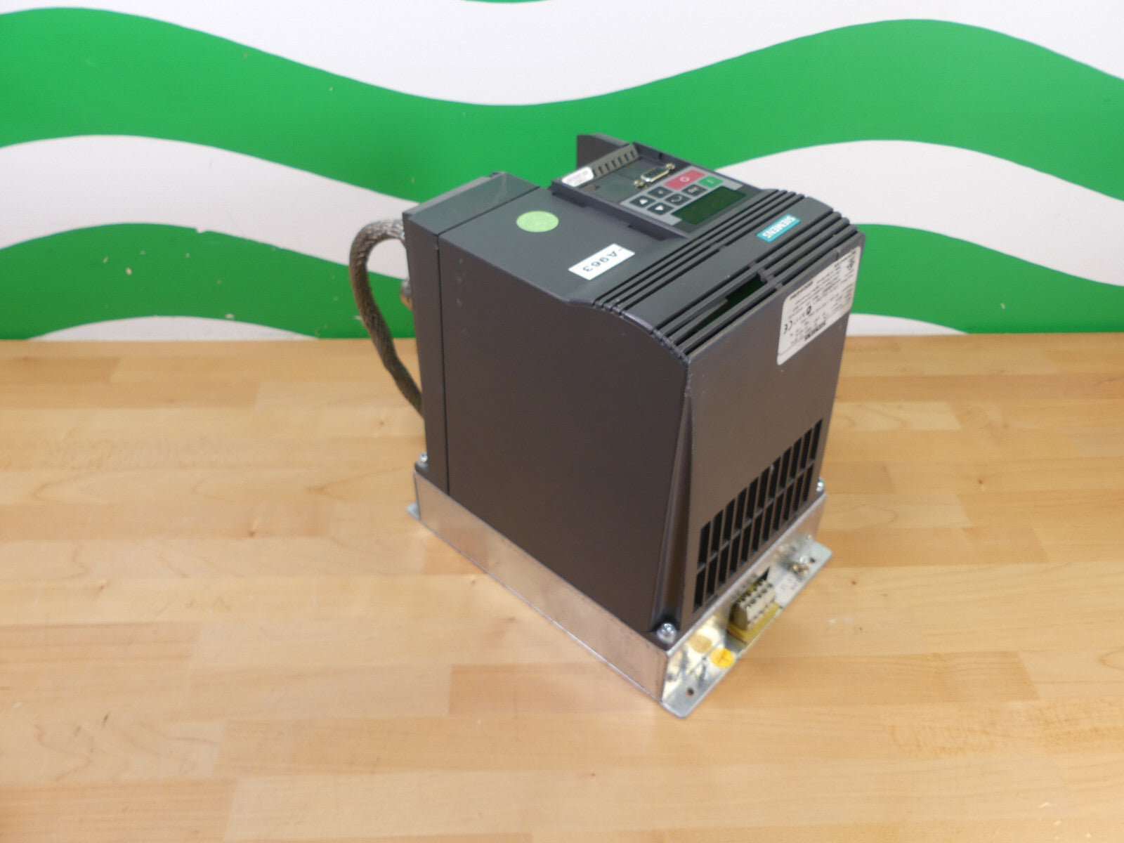 Siemens 6SE9215-8DB40 Micromaster  (leicht beschädigt) + 6se3290-0db87-0fa3