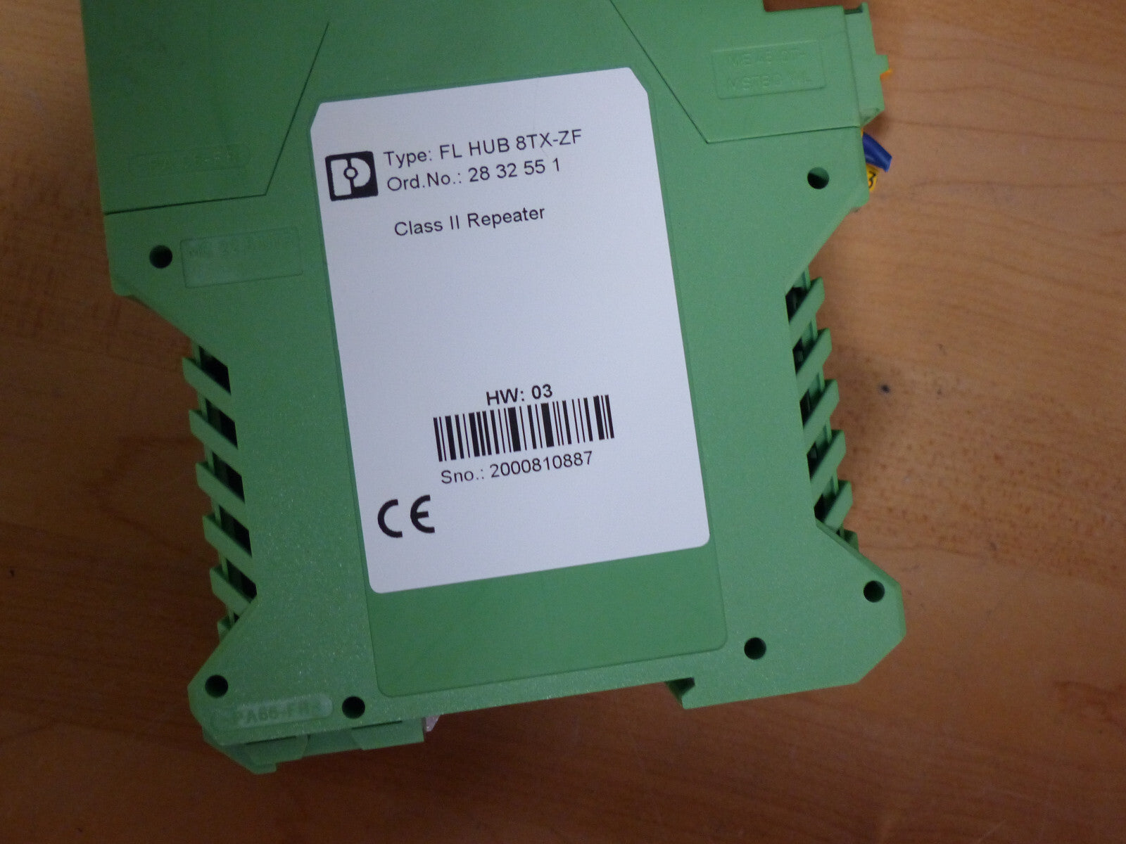 Phoenix Contact Class II Repeater 2832551    FL HUB 8TX-ZF   HW: 03