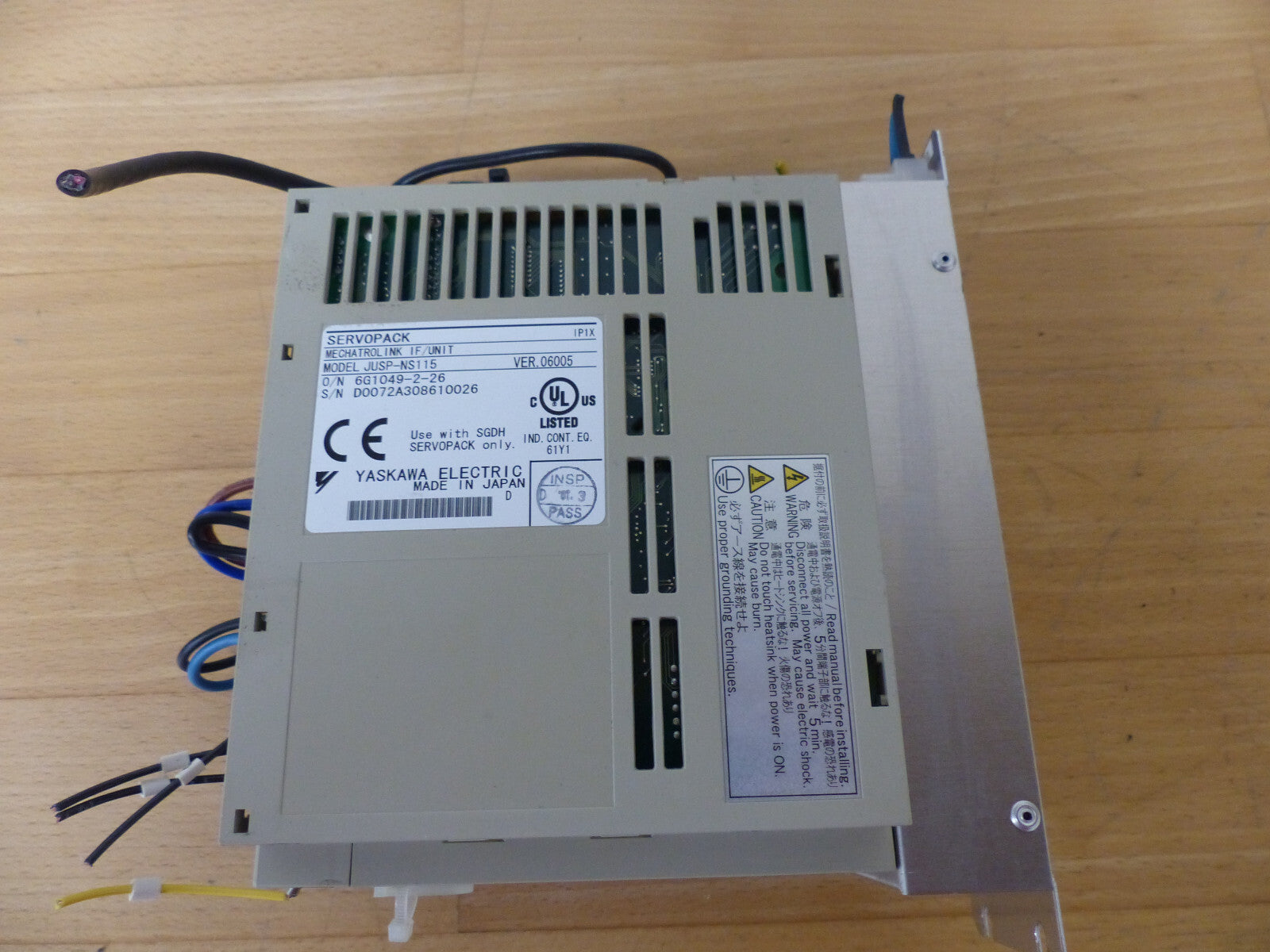 YASKAWA IP1X SGDH-A5AE-0Y + JUSP-NS115