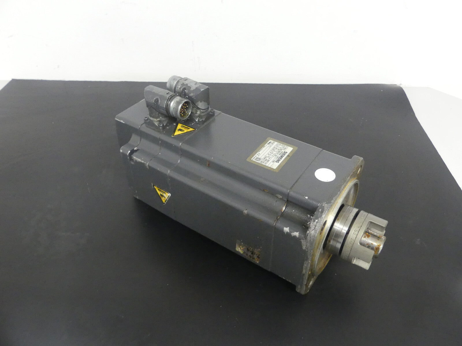 SIEMENS SIMOTICS S SYNCHRONSERVOMOTOR  1FK7064-7AF71-1EG3 Kugellager ist Kaputt