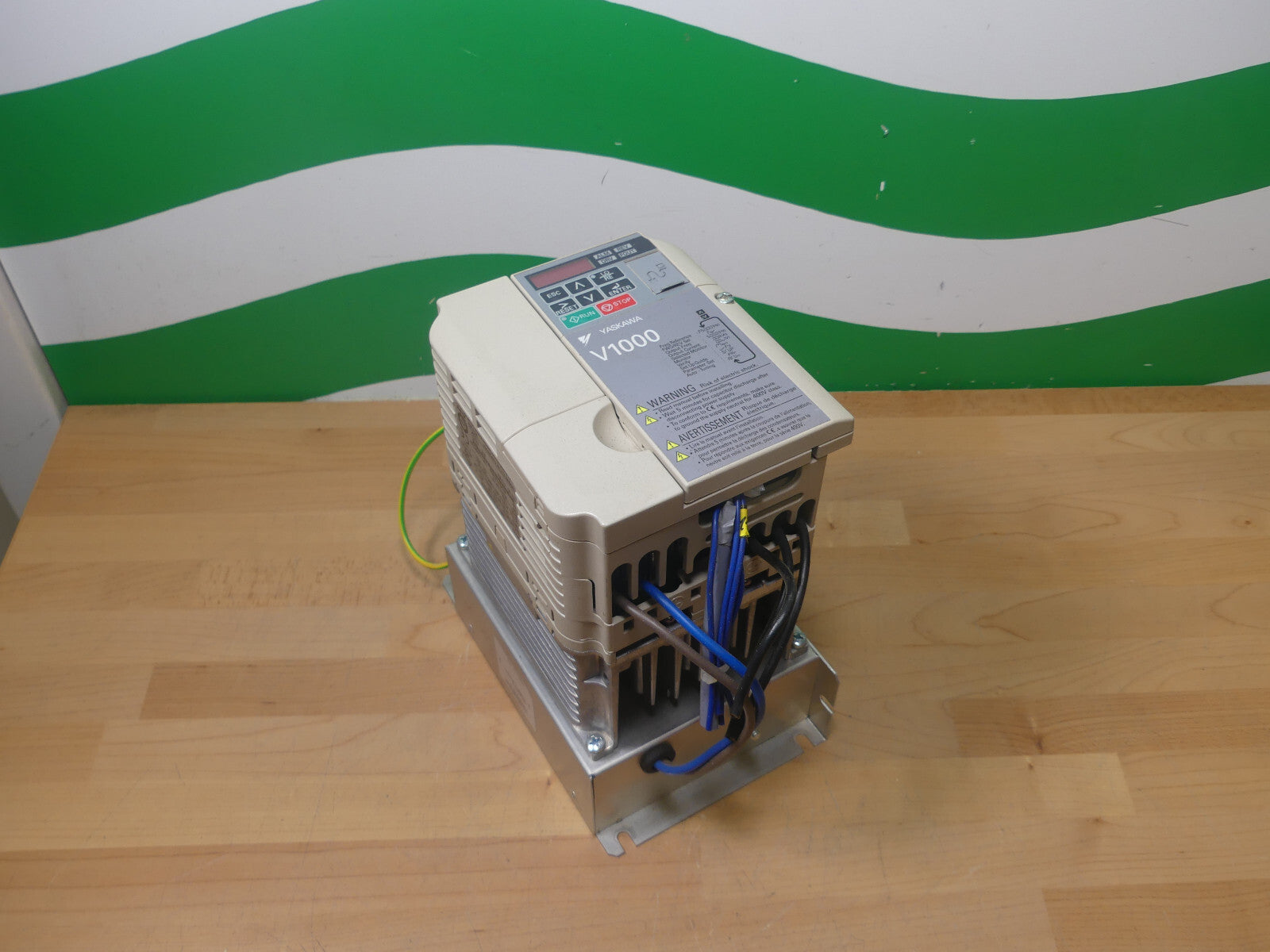 YASKAWA V1000 CIMR-VCBA0006BAA