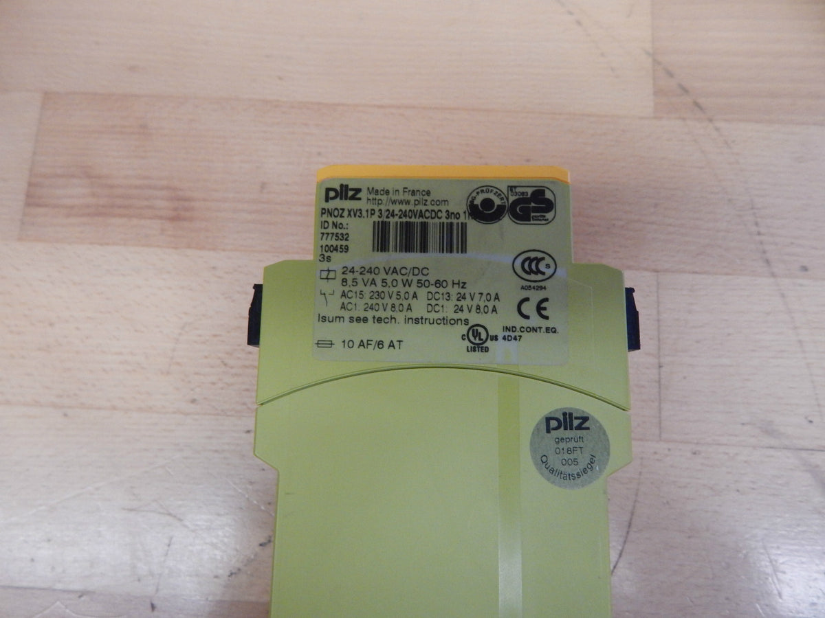 Pilz PNOZ XV3.1P 3/24-240VACDC  Identnummer : 777532100459   Neuwertig