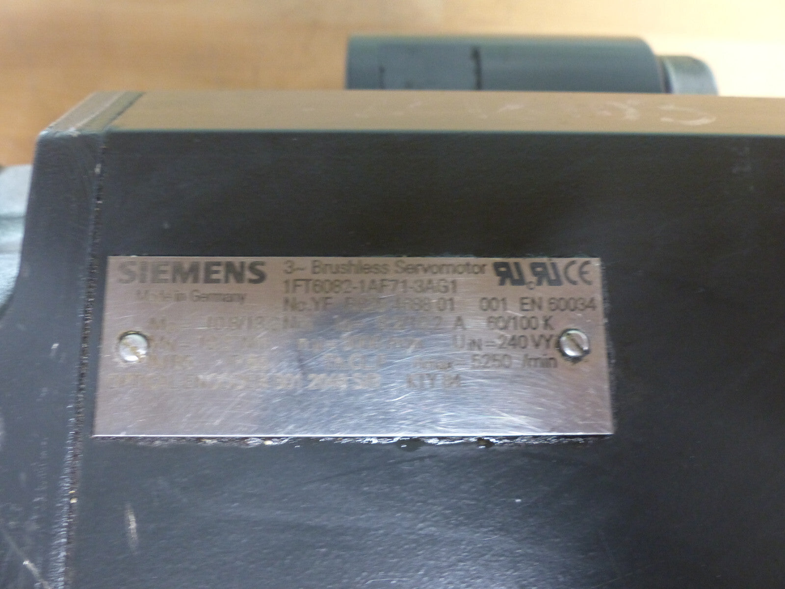 SIEMENS 1FT6082-1AF71-3AG1 SERVOMOTOR used
