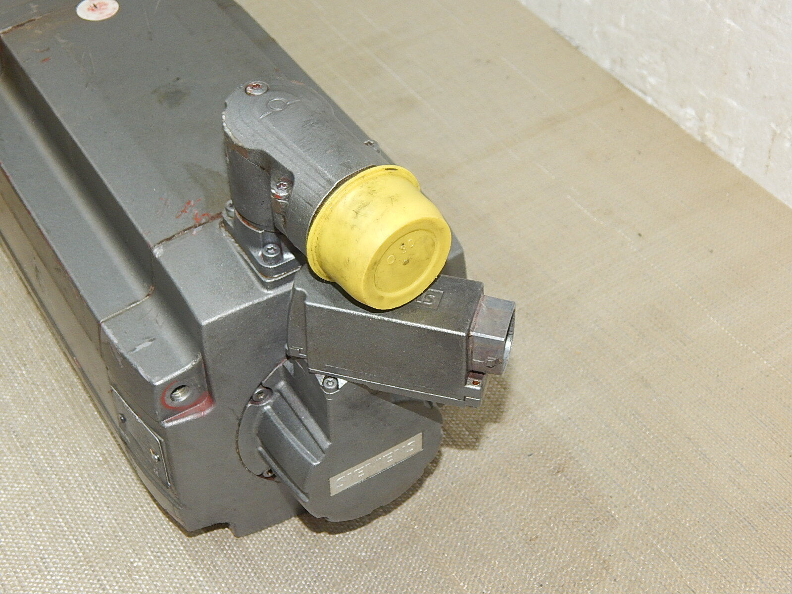  Siemens  Synchronservomotor 1FT7086-1AF71-1DG1  Used