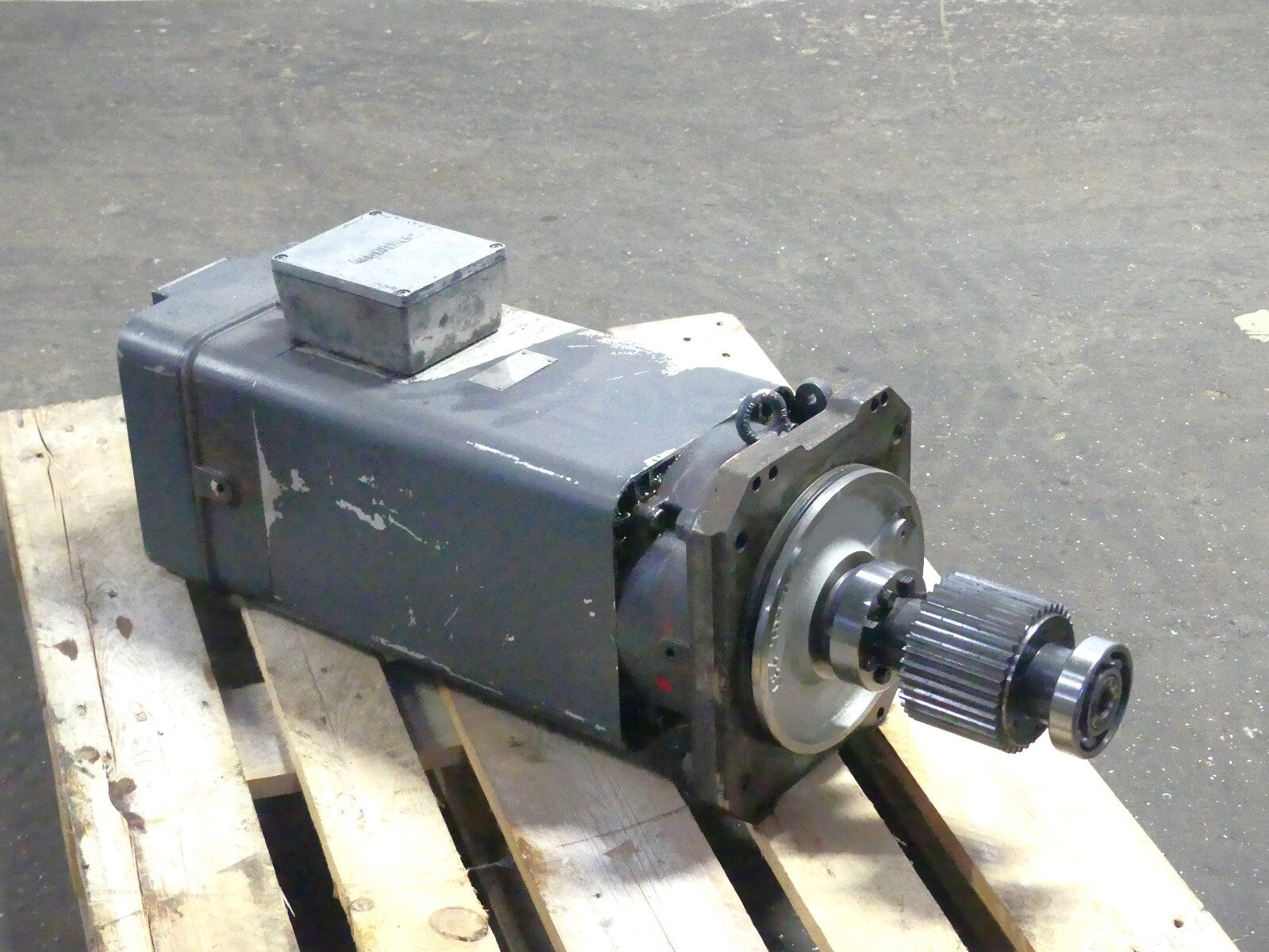 SIEMENS 1PH6137-4NG46-Z