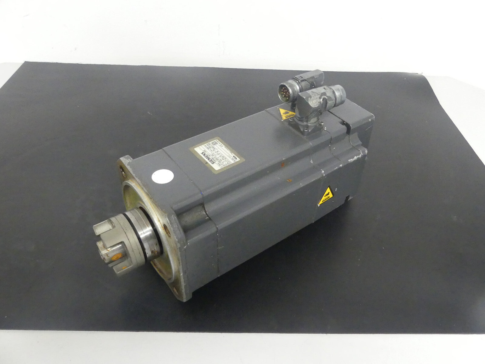 SIEMENS SIMOTICS S SYNCHRONSERVOMOTOR  1FK7064-7AF71-1EG3 Kugellager ist Kaputt