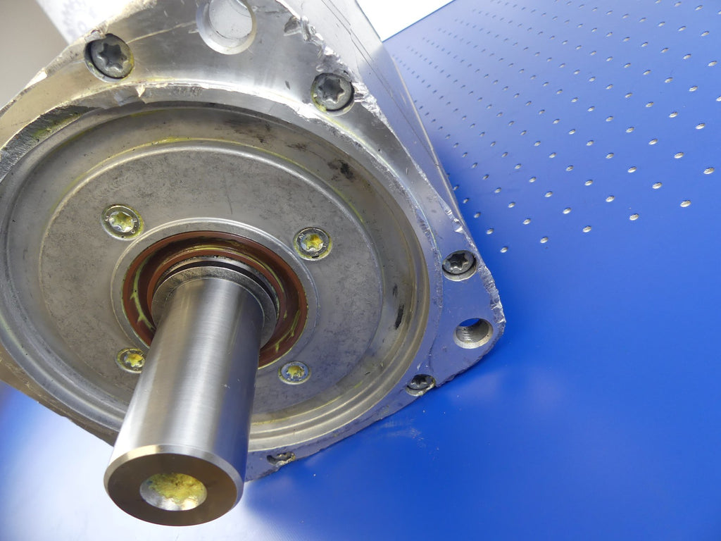 SIEMENS 1FT7105-5AF71-1CH1  VORNE BISSCHEN BESCHADIGT