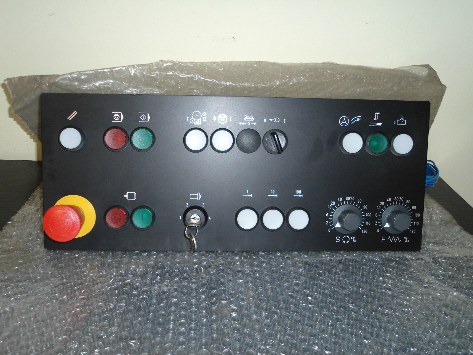 Siemens Bedienterminal  mit  ET 200L 6ES7 131-1BL01-0XB0/6ES7 132-1BH00-0XB0
