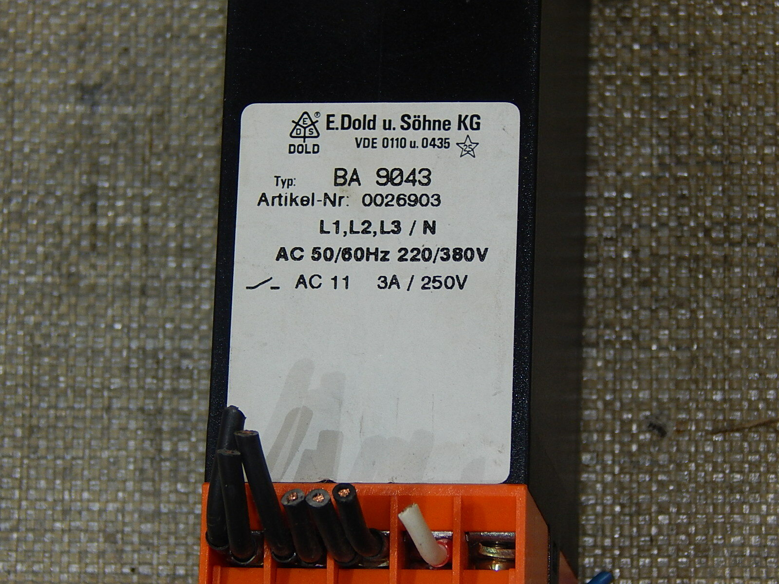 E.Dold   BA9043   0026903  Unterspannungsrelais used