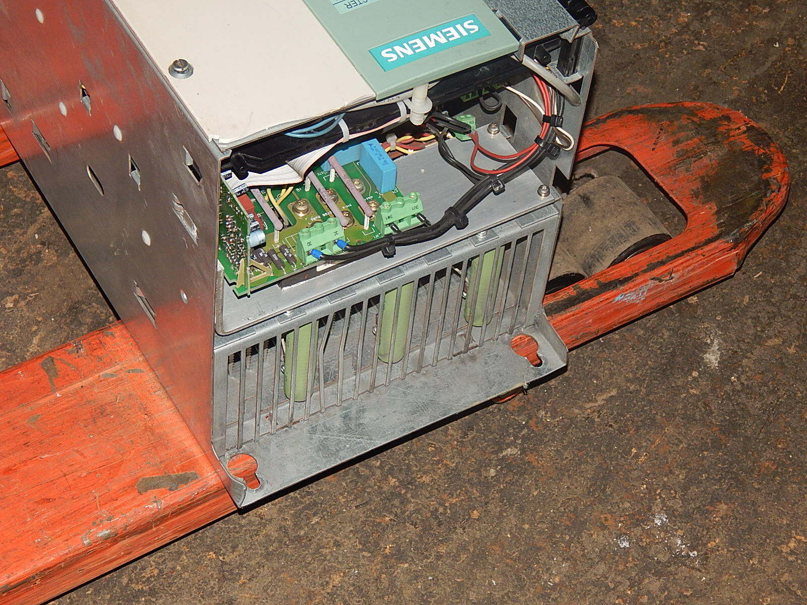  Siemens simoreg DC-Master Converter 6RA7081-6DV62-0  gehaus beschädigt s.Bilder