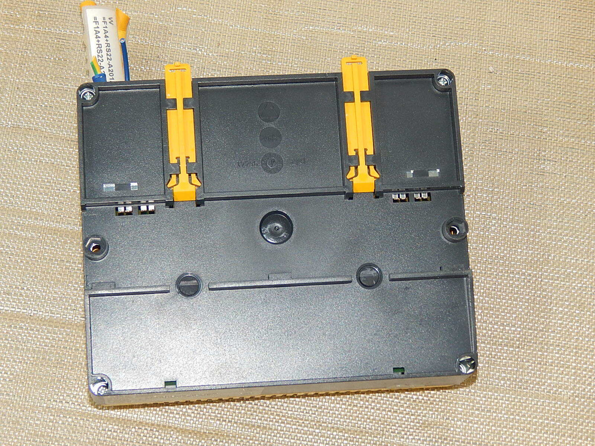Pilz PSS SB DI8O8 SAFETY BUS p  Ident.No.:  301140 Used