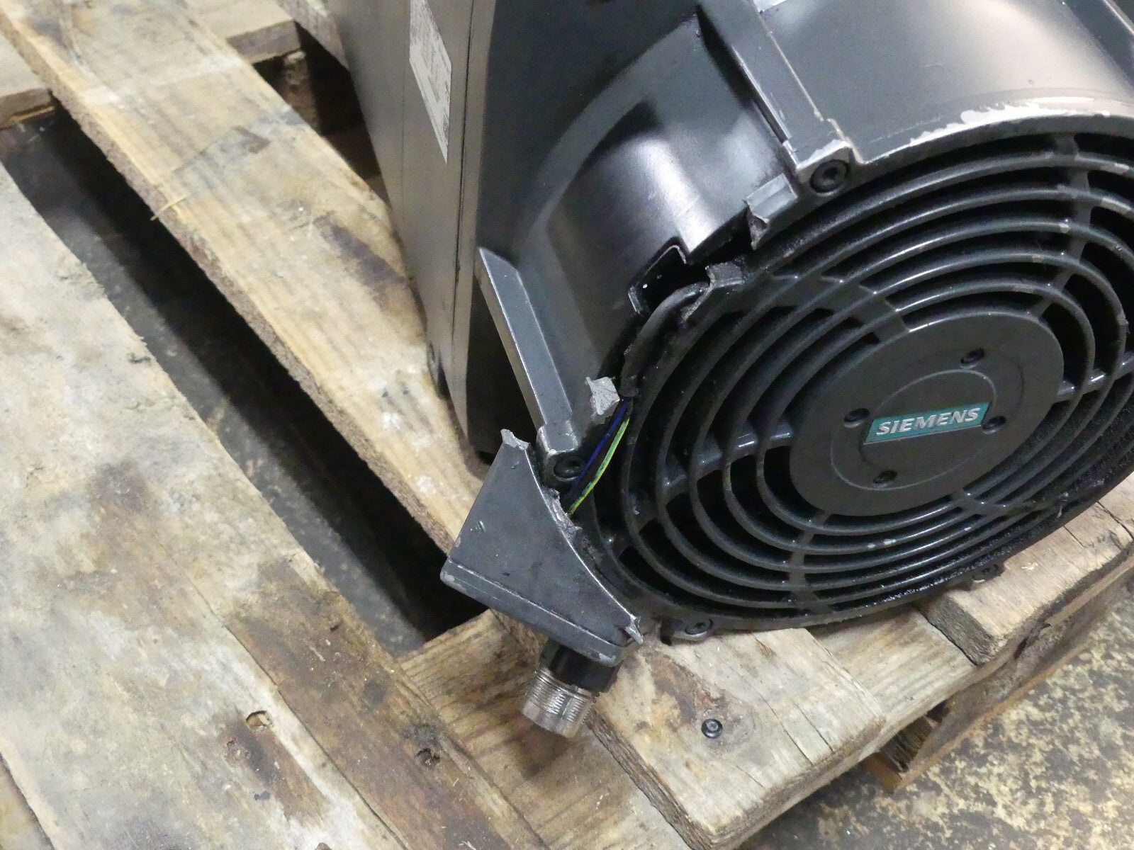 Siemens 1PH8137-1DD02-0CE1-Z (leicht beschädigt)