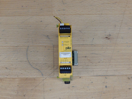 Pilz PNOZ mi1p //  PNOZmi1p  773400 Erweiterungsmodul  Used