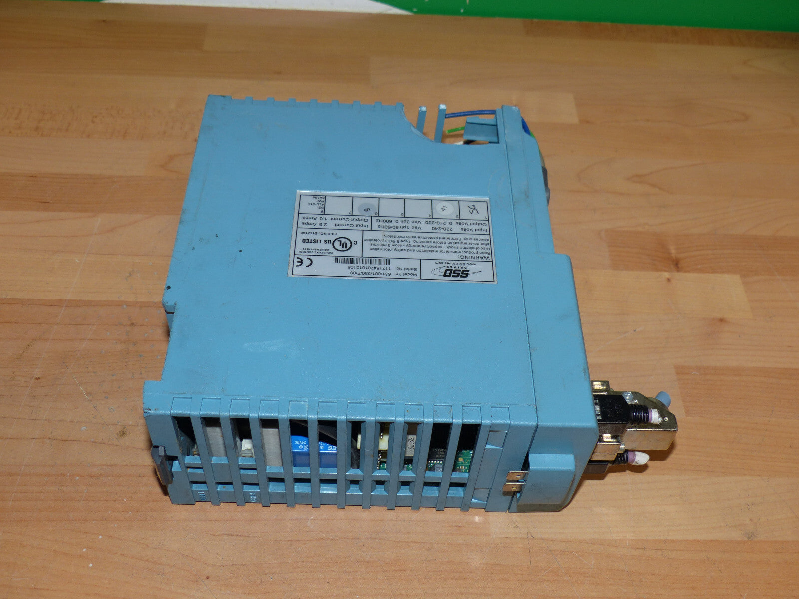 SSD DRIVES 631-001/230/F/00  Servoantrieb beschädigt  s.Bilder