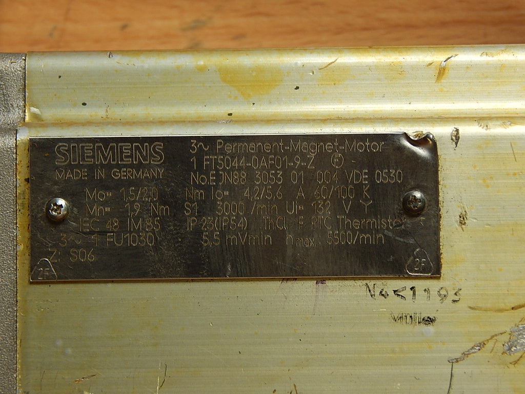 Siemens 3~Permanent Magnet Motor 1FT5044-0AF01-9-Z = 5500/min  Used s.Bilder