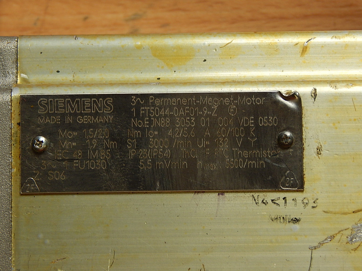 Siemens 3~Permanent Magnet Motor 1FT5044-0AF01-9-Z = 5500/min  Used s.Bilder