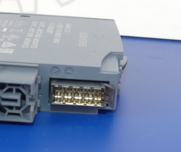 4x SIEMENS 6ES7 131-6BF01-0BA0 Anstecker Beschädigt s.Bilder