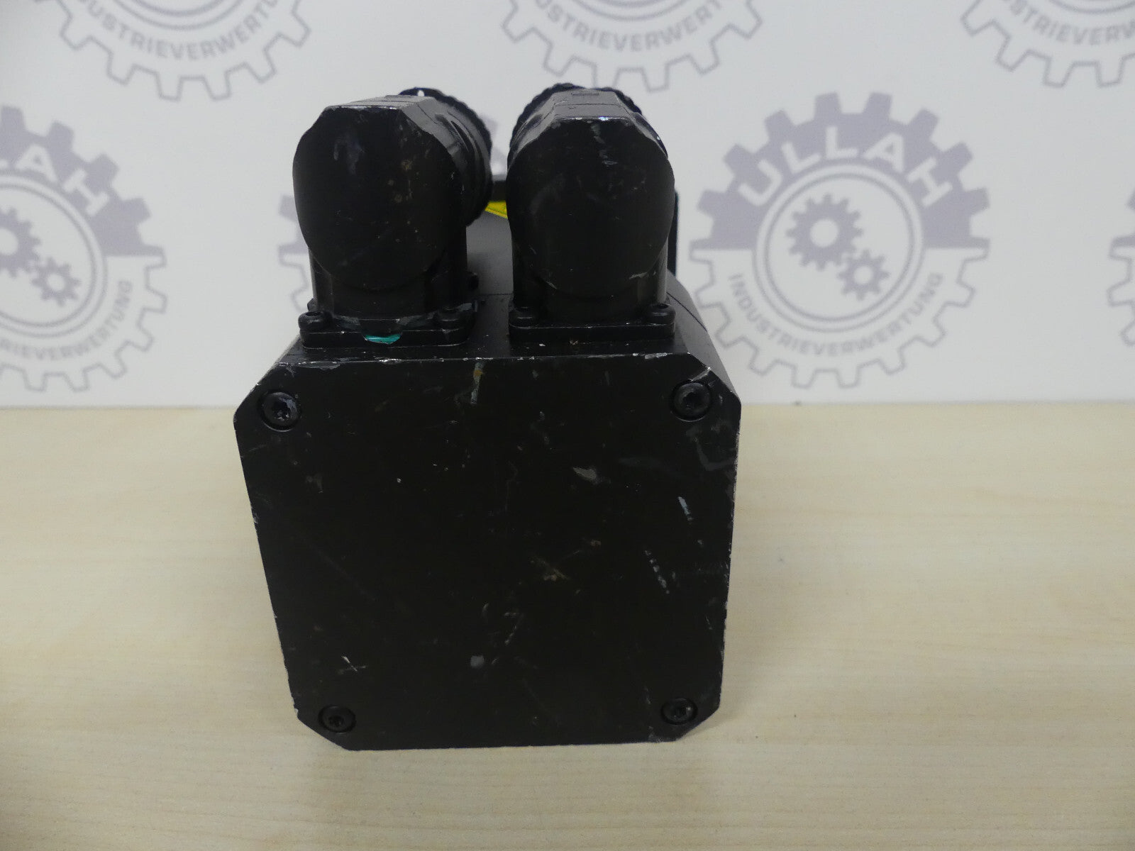 ESR Servomotor MR 6939.3495-D0130-U3-N30-G01-A0A-M0-P0-S0, Anschluss beschädigt