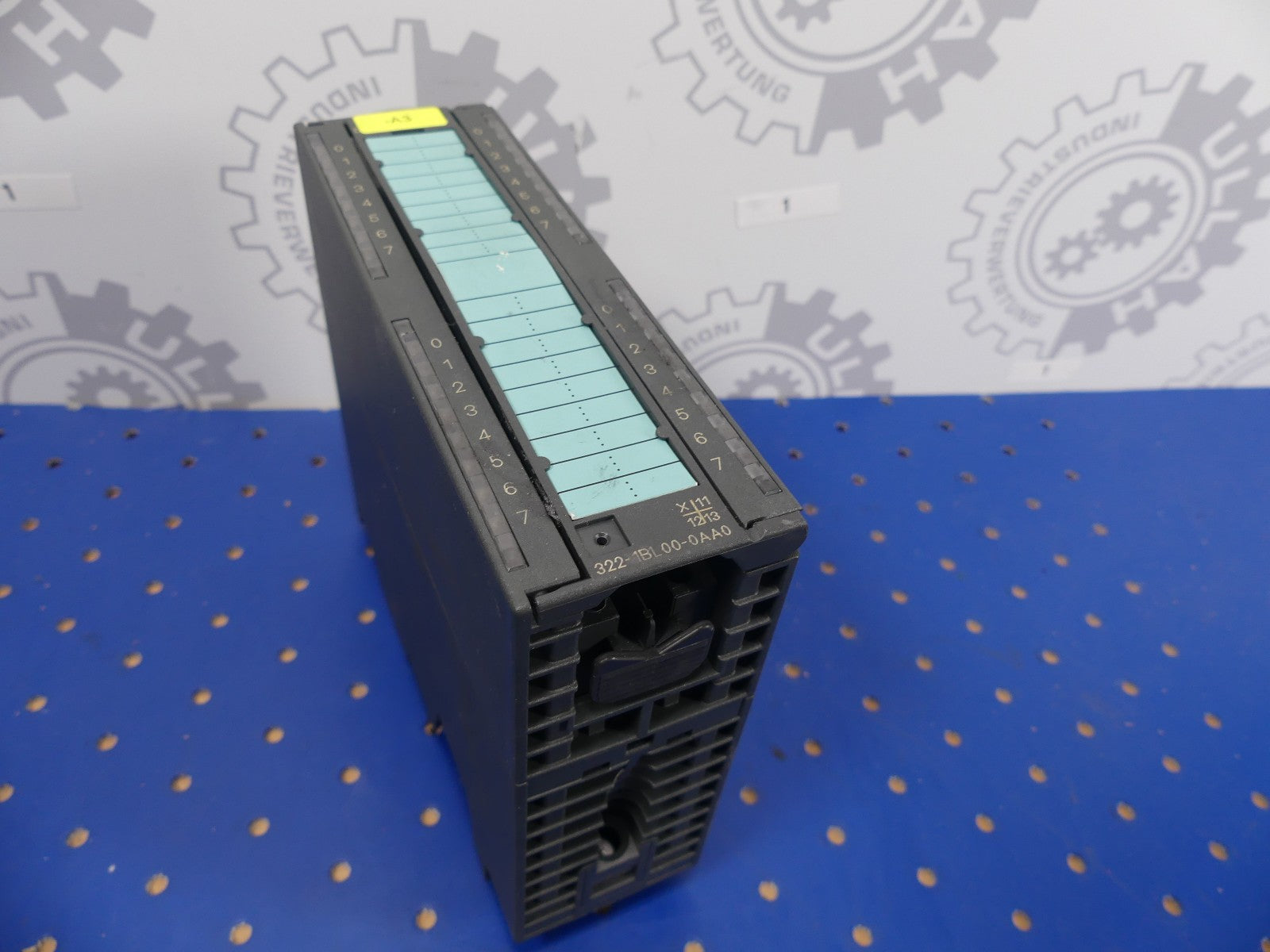 SIEMENS SIMATIC S7-300 DIGITALOUTPUT  6ES7322-1BL00-0AA0