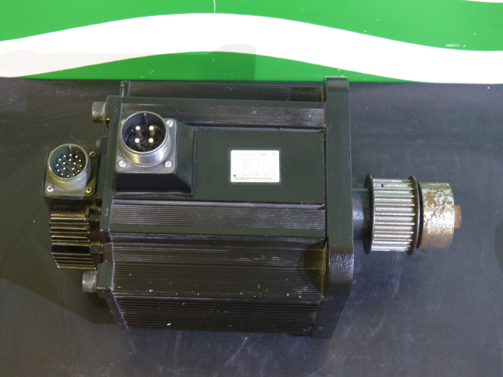 Yaskawa AC Servomotor SGMGH-44Q2A61