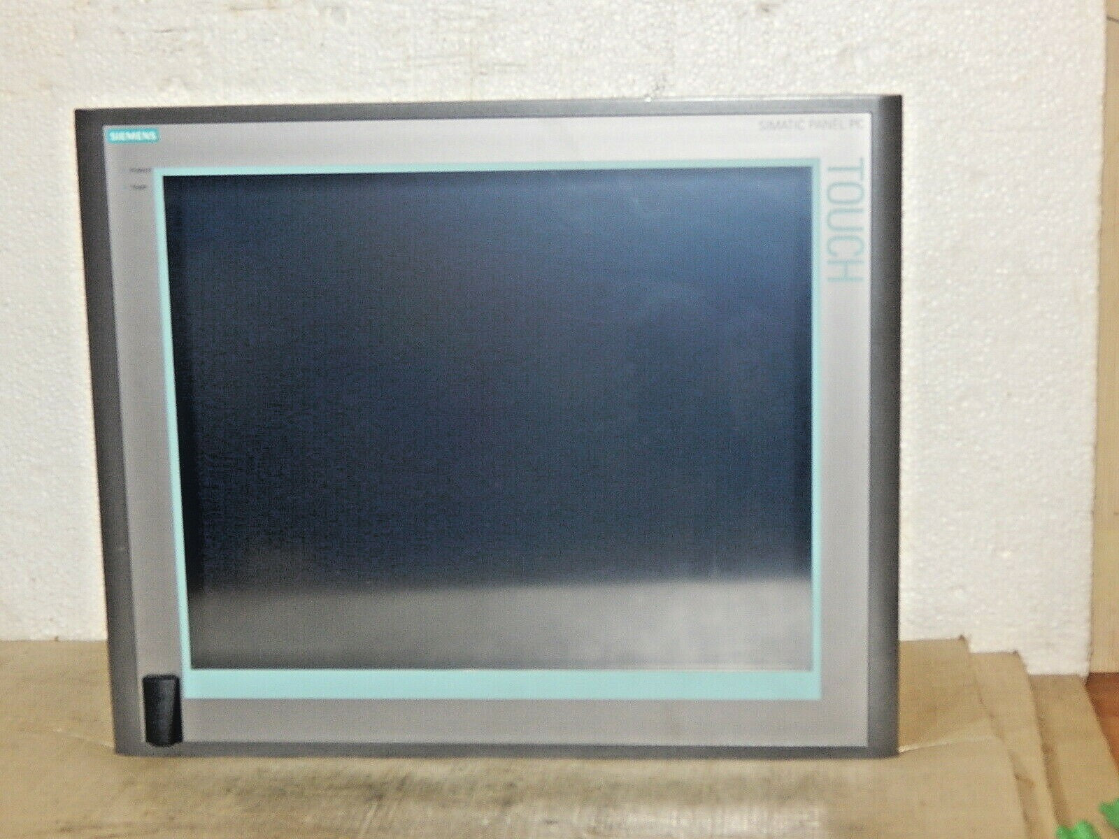  Siemens Simatic Panel PC HMI PC677B 15" Touch  Typ 6AV7872-0BE30-1AA0 used
