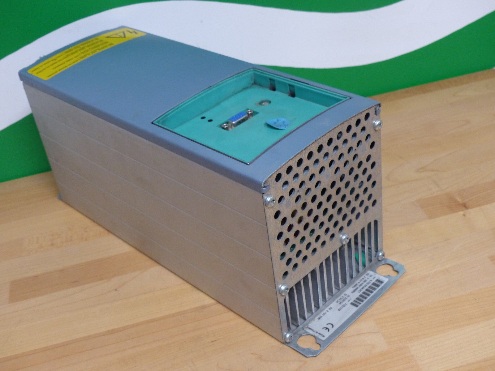 Vaasa Control OY Frequenzumrichter 0.75CXS4A2C1  0,75/1,1kW s.Bilder