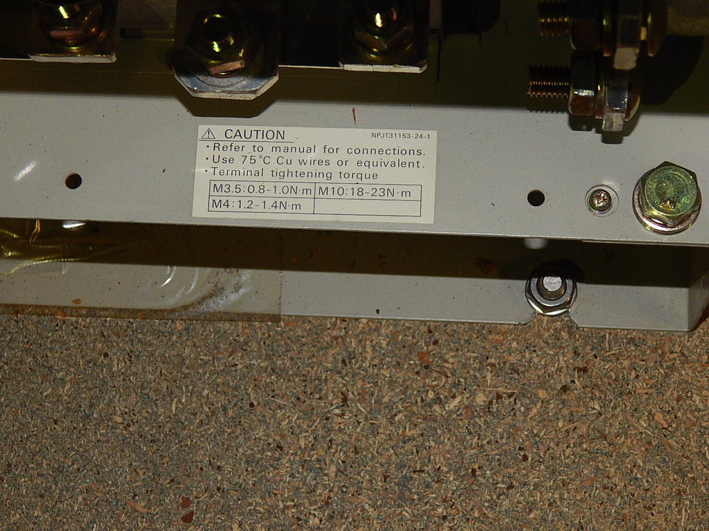  Yaskawa Frequenzumrichter CIMR-P5C4075 Varispeed  616P5  140KVA  Neuwertig 