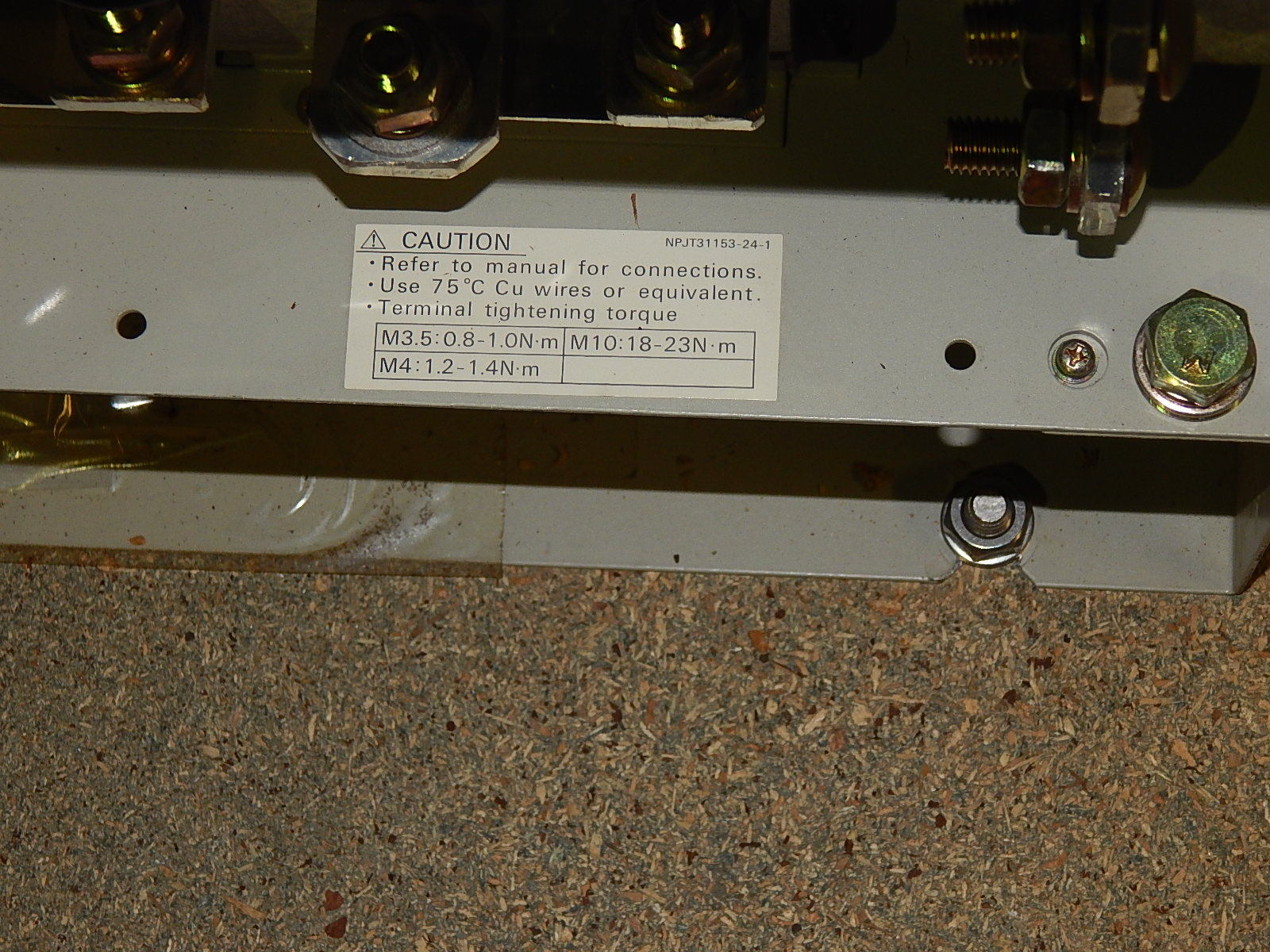  Yaskawa Frequenzumrichter CIMR-P5C4075 Varispeed  616P5  140KVA  Neuwertig 