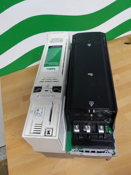 Nidec CONTROL TECHNIQUES UNIDRIVE M700-064 00350A 18.5kW  onhe deckel s.Bilder