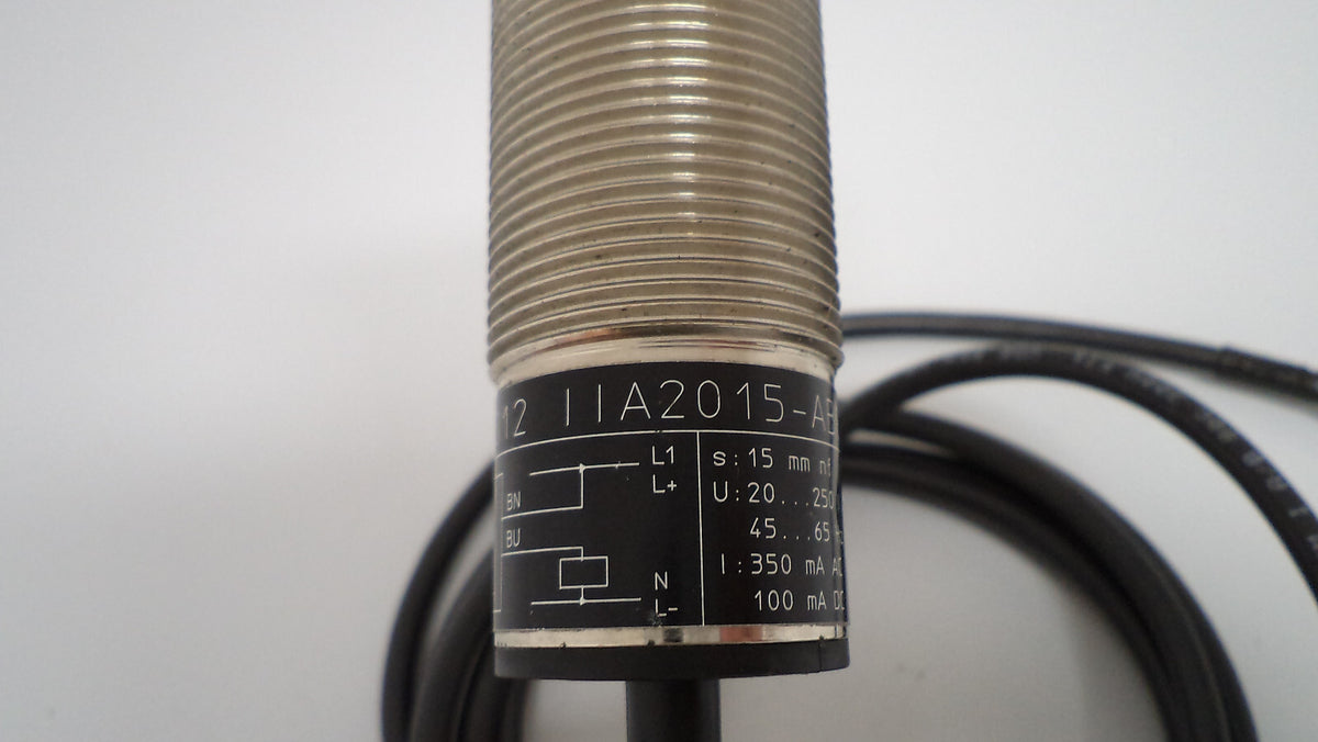 ifm efector induktiver Nährungsschalter II0012 IIA2015-AB0A