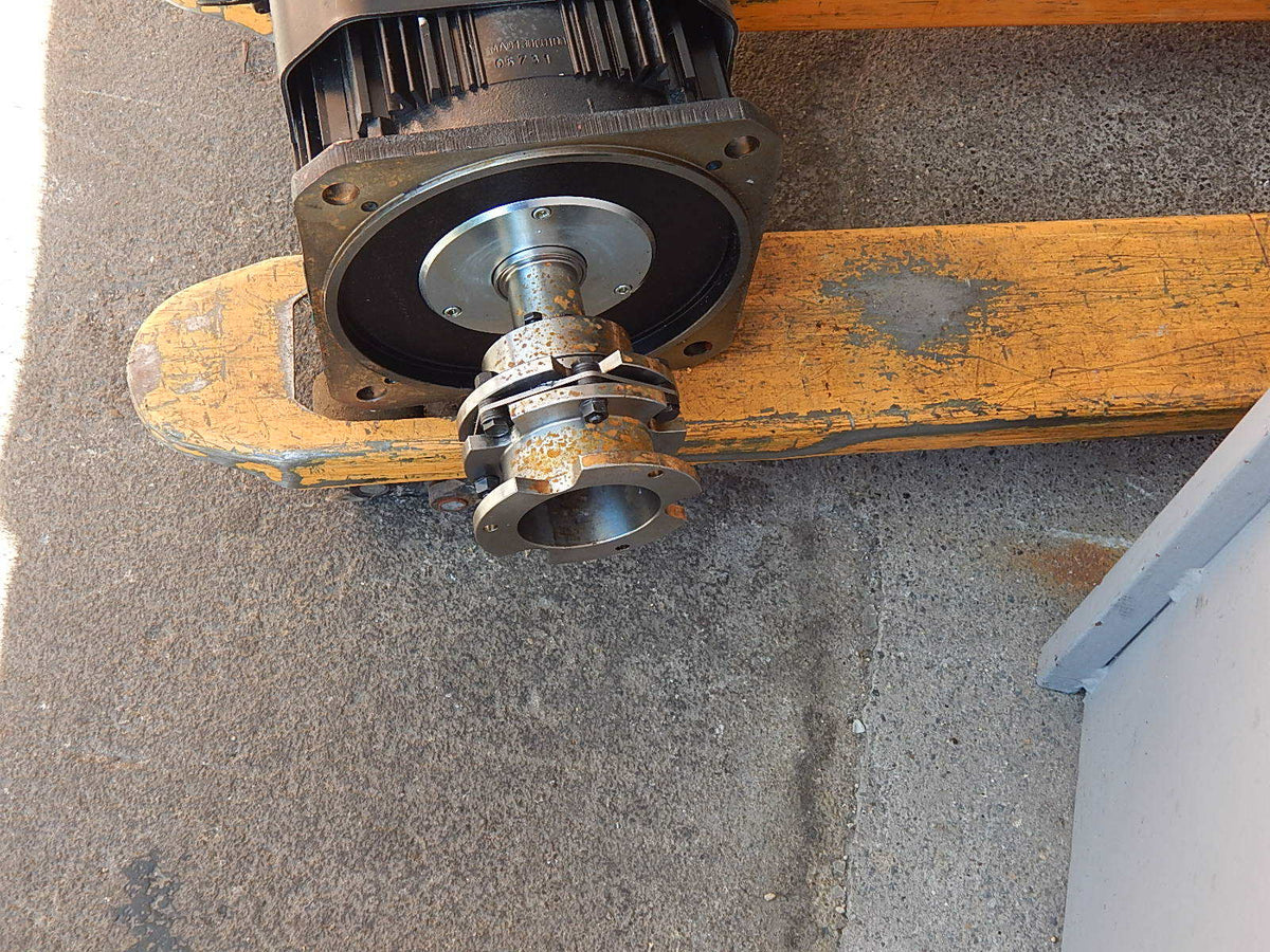 Rexroth 3-Phase Induktions Motor R911321708 MAD130C-0100-SA-M2-BG0-05-R1